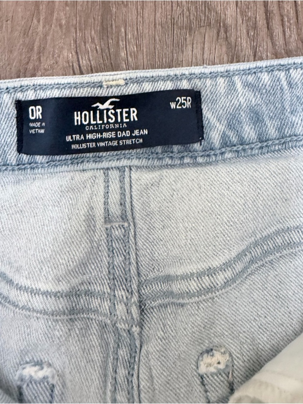 Hollister Ultra High Rise Dad Jeans Light Wash Straight Leg Vintage Stretch W25 - Picture 6 of 9